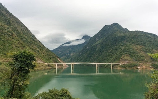 Hang Tom Bridge