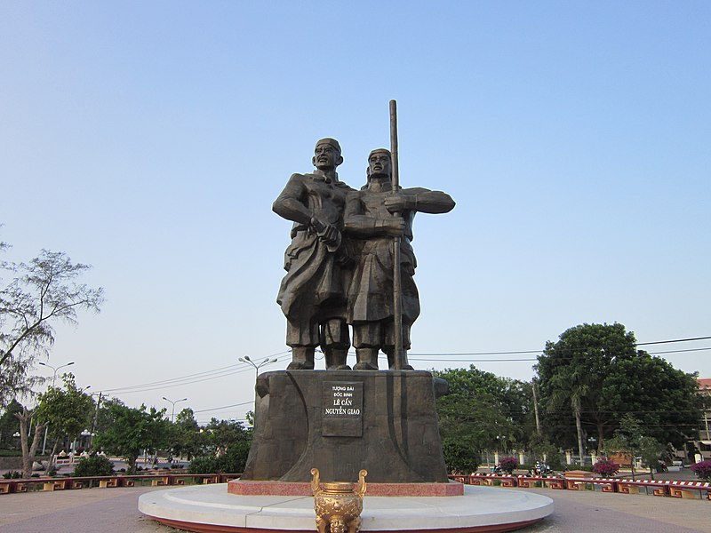 Statue of Generals Le Can and Nguyen Giao