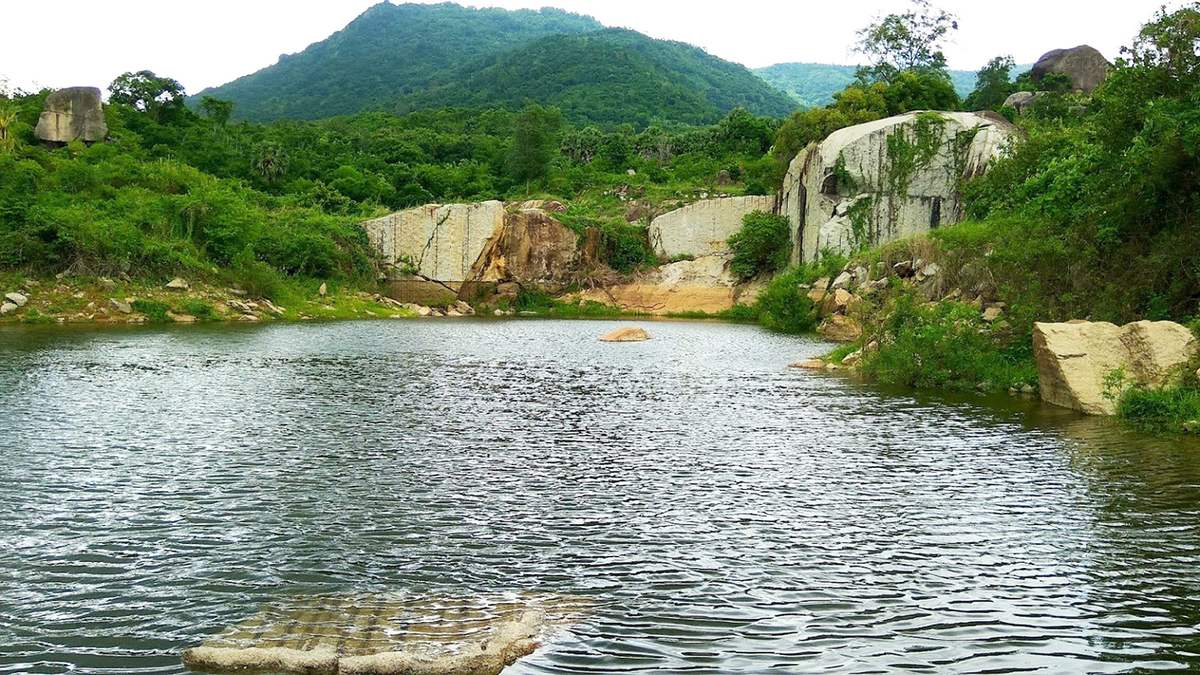 ラティナ湖