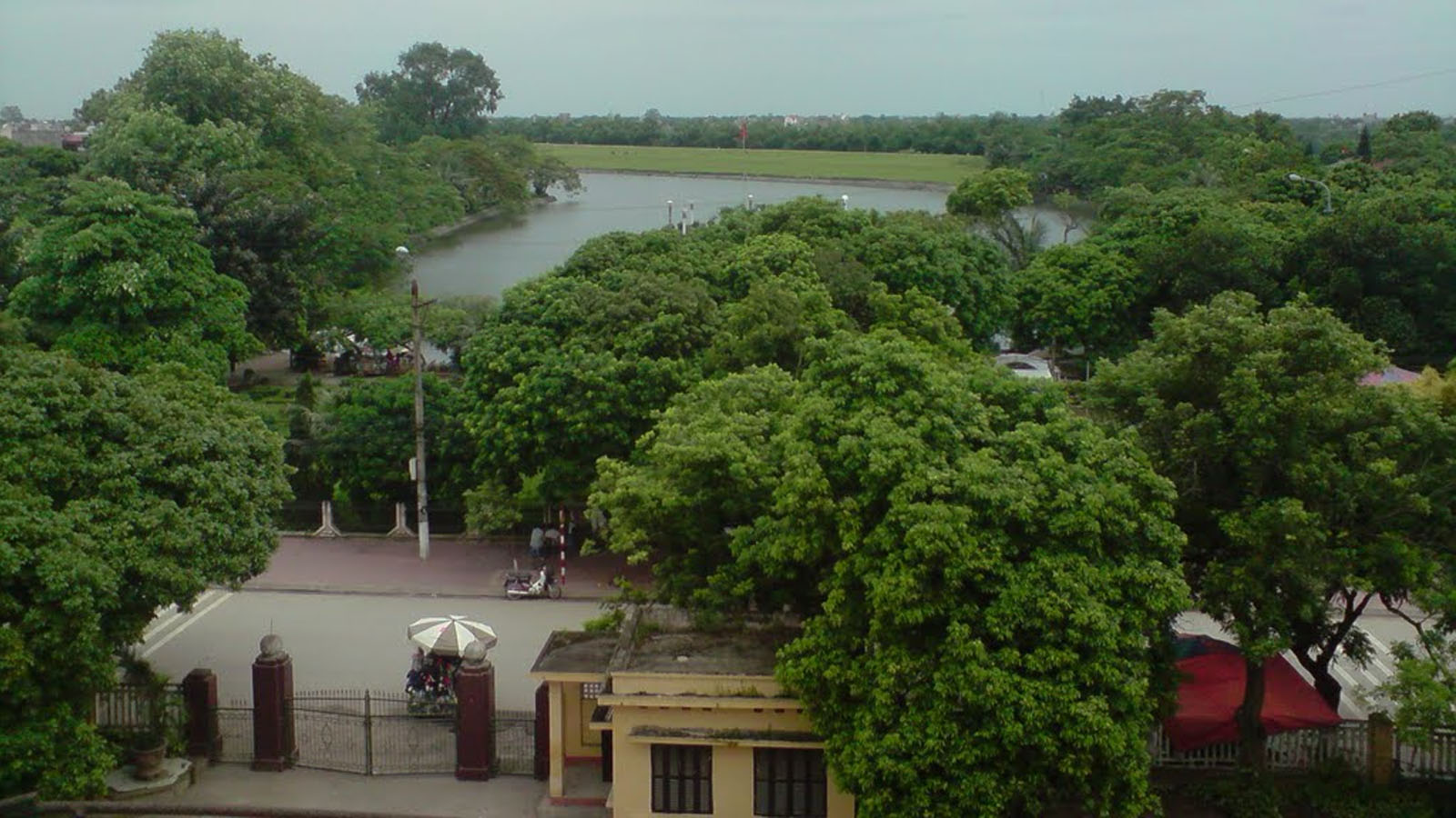 Crescent Lake - Hung Yen