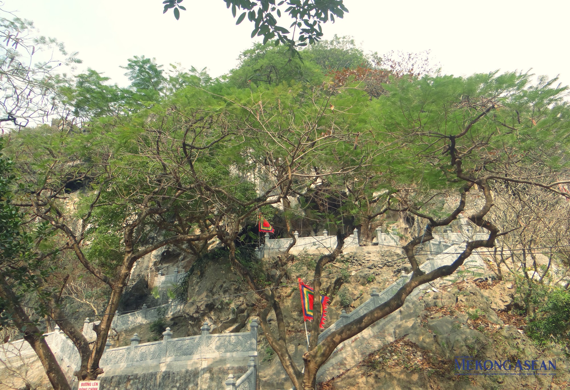 宝塔 – Kinh Chu Cave