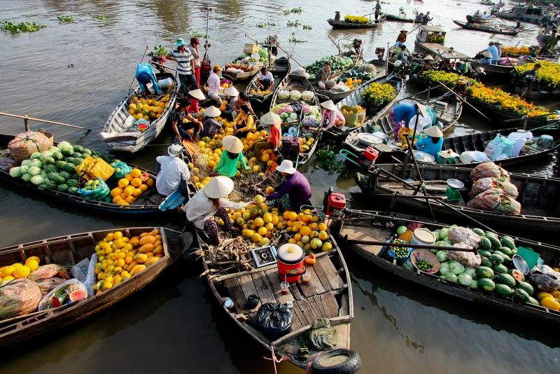 Chợ nổi cái Bè