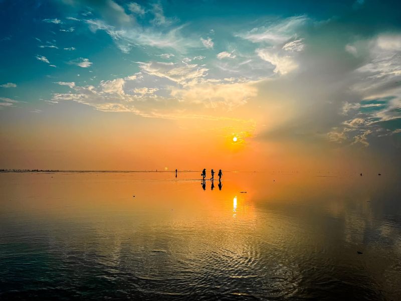 Where Sky Meets Sea: A Journey to Thai Binh's Infinite Horizon