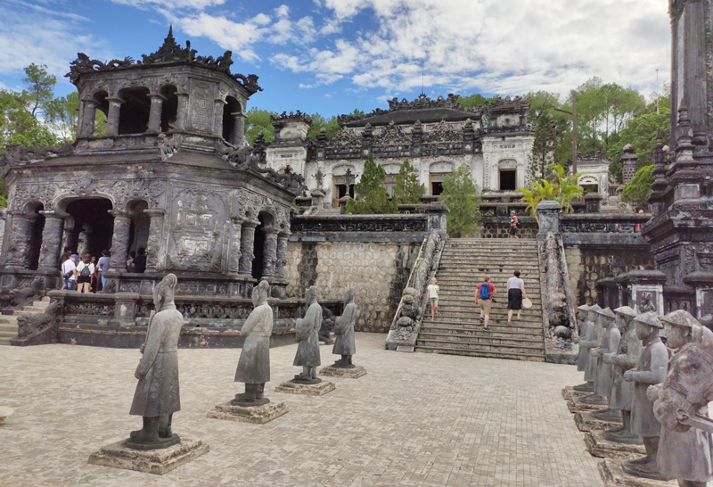 HUE (KHAI DINH TOMB - HUE COLD CAPITAL - THIEN MU Pagoda)