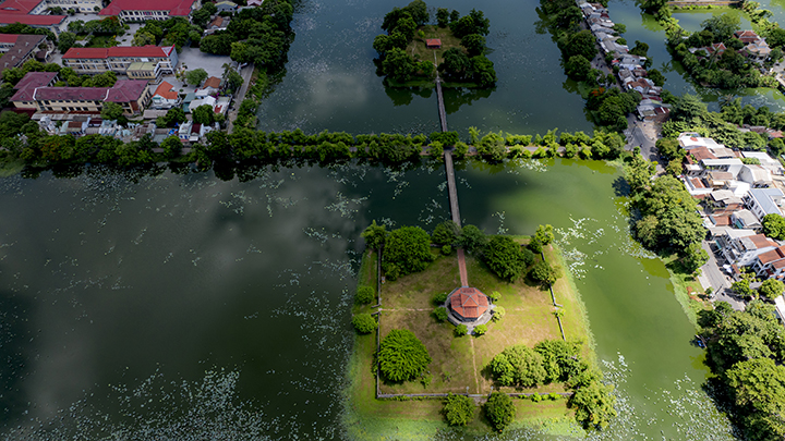 Hồ Tịnh Tâm