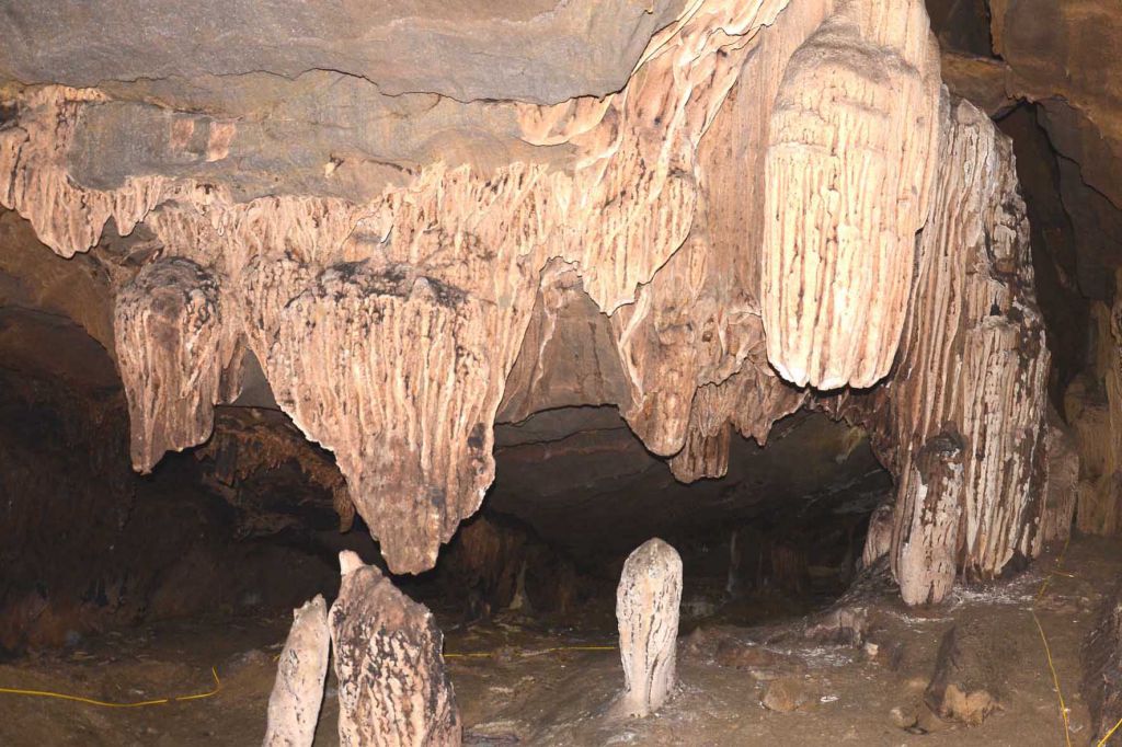 Thien Long Cave