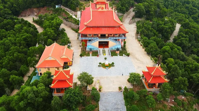 从上面看 Truc Lam Phuong Hoang Zen 寺