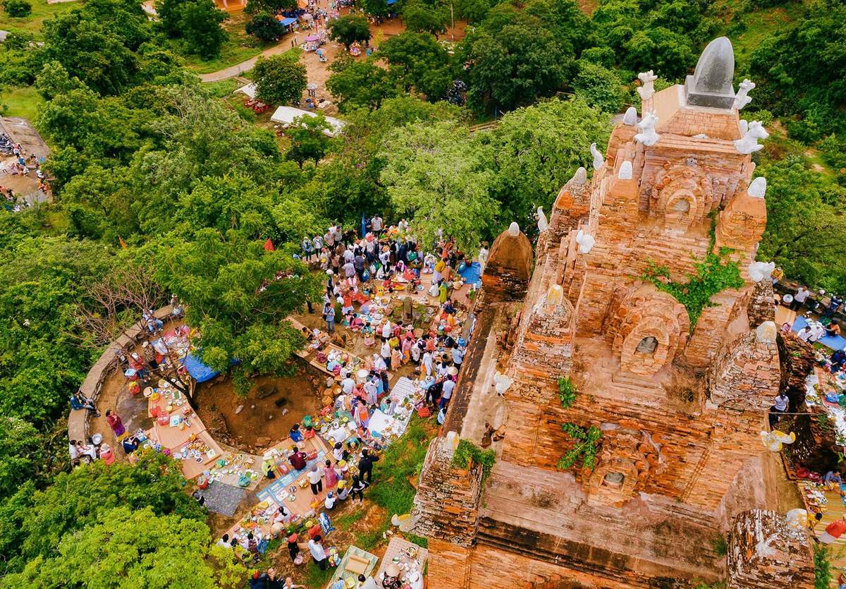 Đền Tháp Po Rome: Hành Trình Về Với Di Sản Văn Hóa Chăm Pa