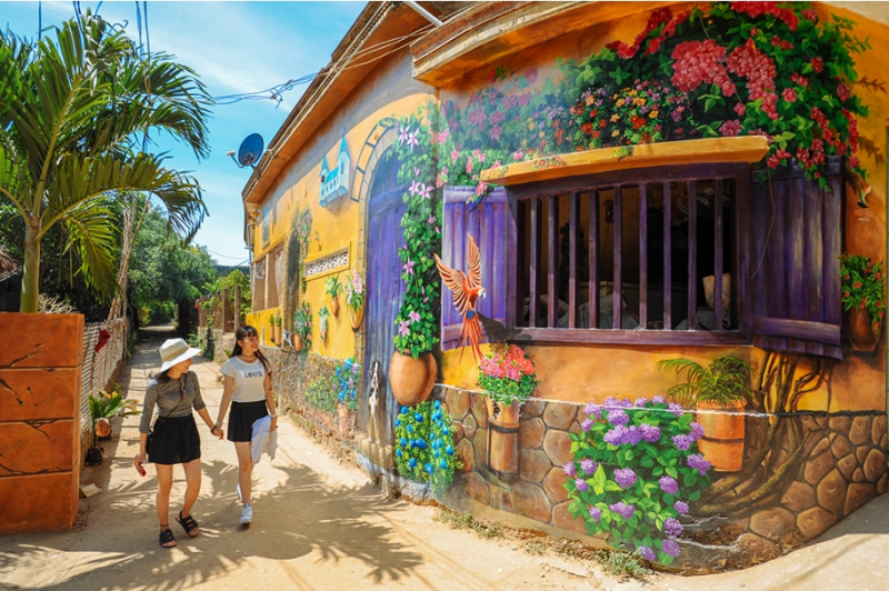 Tam Thanh mural village - top 10 cool check-in places when traveling to Quang Nam