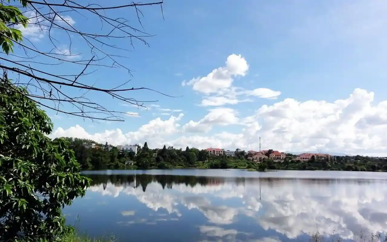 This is an artificial lake built in the 80s of the last century