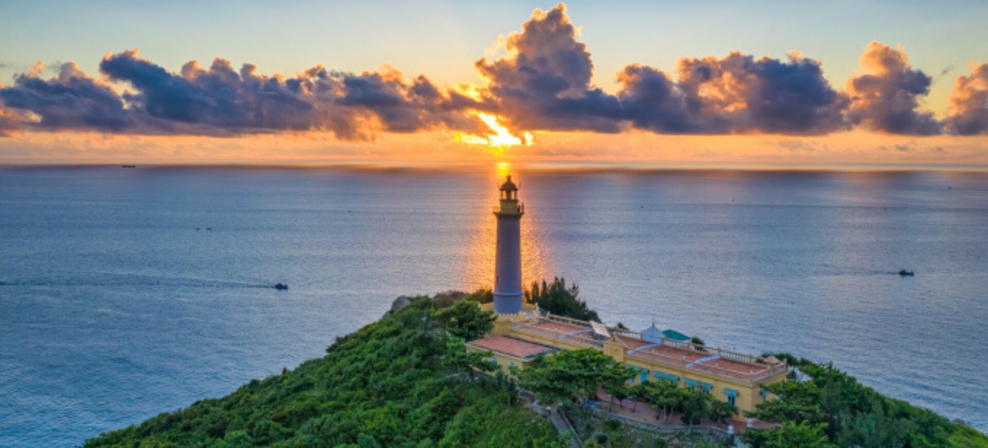 Dai Lanh lighthouse