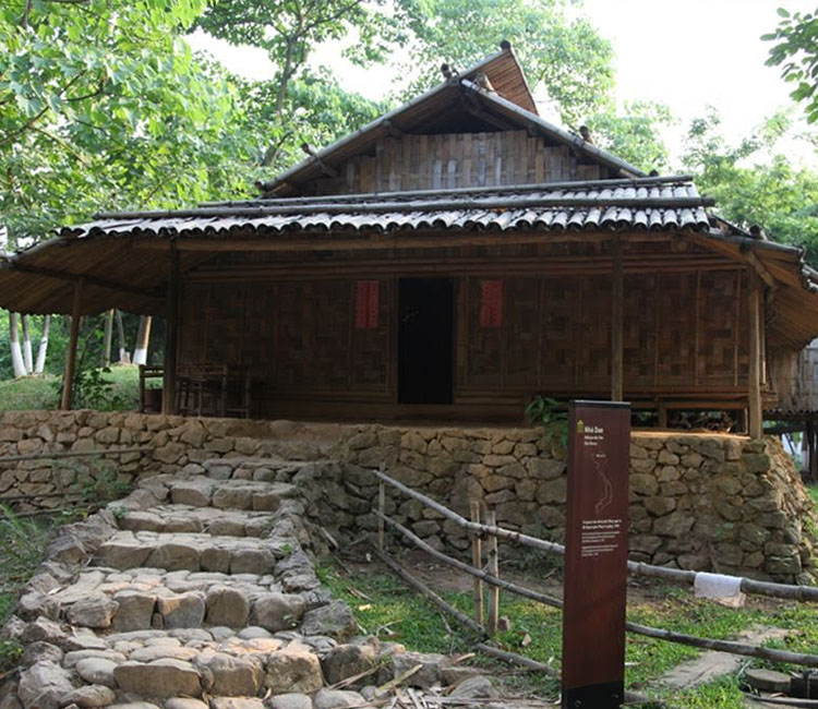 Pit Temple - Luong Son