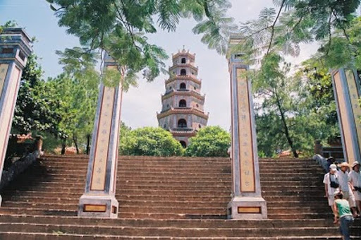 The beauty of Thien Mu Pagoda