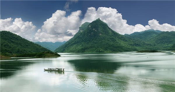 Pa Khoang Lake