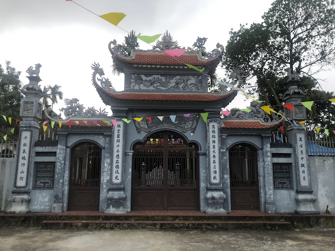 The temple worships National Cong Tran Nhu Lan