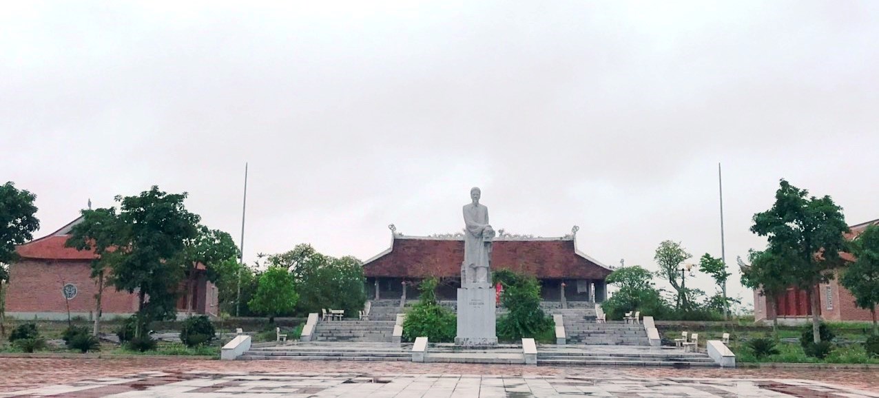 Memorial area for cultural celebrity Le Quy Don