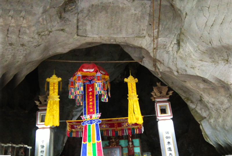 Pagoda – Kinh Chu Cave