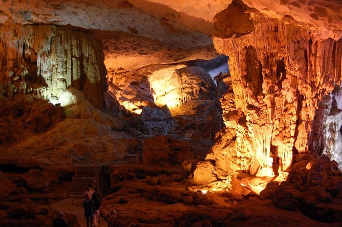 Thuy Tinh Cave 是 Pu Sam Cap 洞穴群中最受欢迎的一站