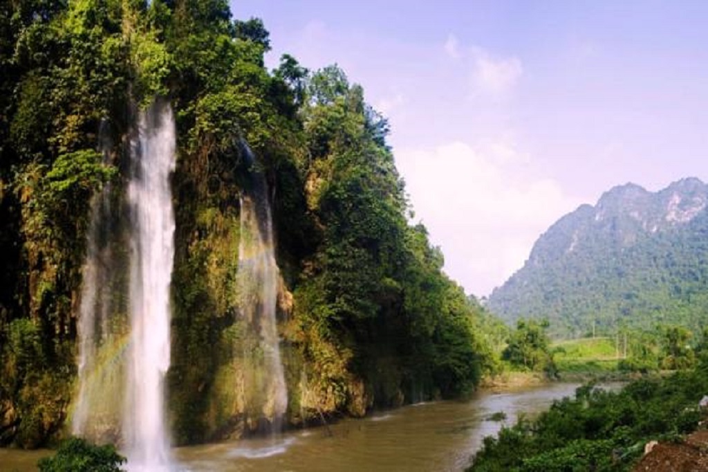 Nam Dut Waterfall on a sunny day