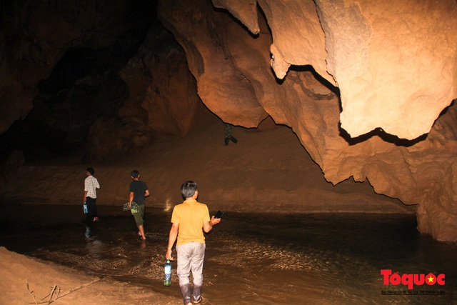 Ta Puong Waterfall