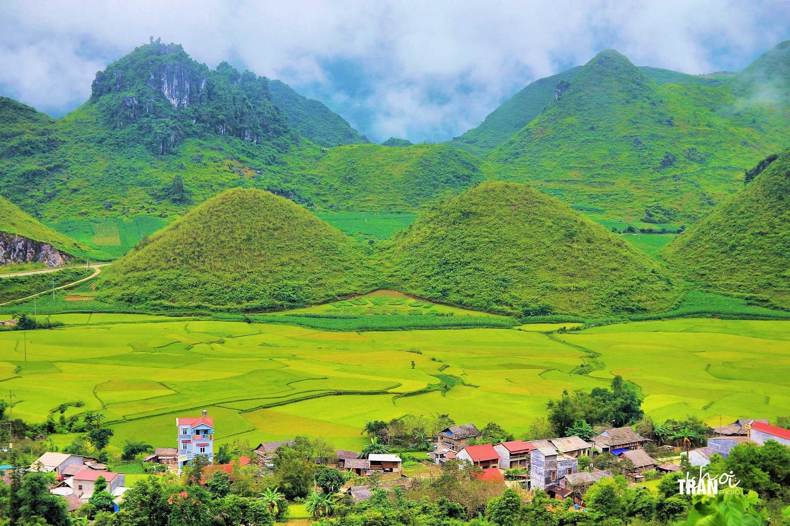 Núi Quản Bạ - Góc nhìn từ xa