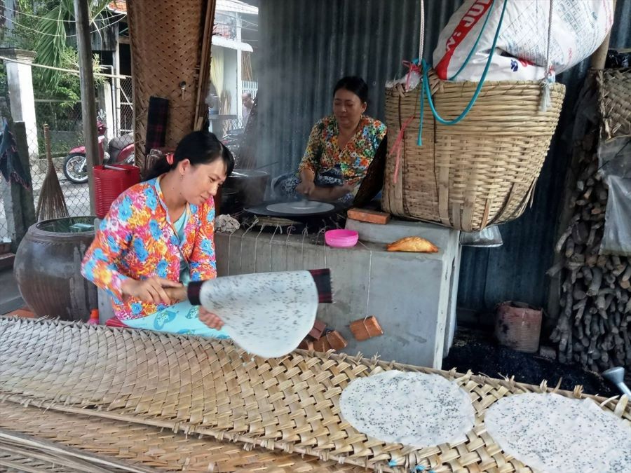 Taste the Tradition: The Exquisite Rice Paper Craft of My Long