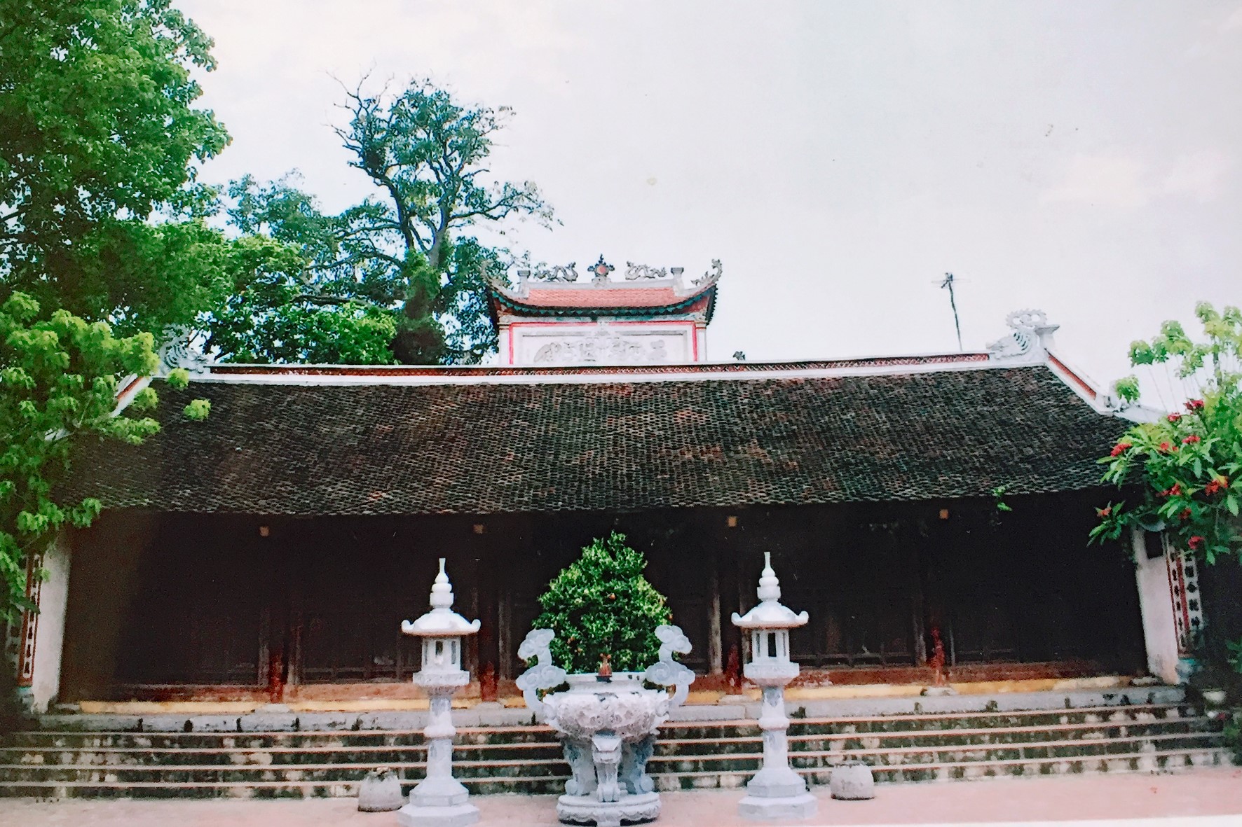 Van Chang communal house is a historical and architectural relic, traditional art and blacksmithing