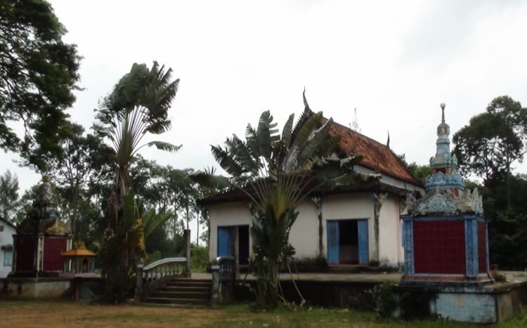 Relics of Teakhinasakor Ta Lon Pagoda