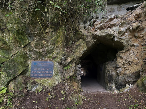 Di tích hang Ngườm Chiêng