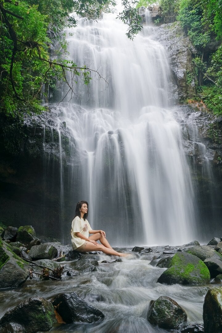 The waterfall's natural beauty is extremely attracting virtual life enthusiasts to check-in.