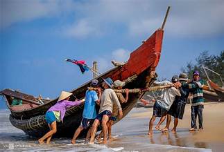 Bình minh trên làng chài Phú Hải