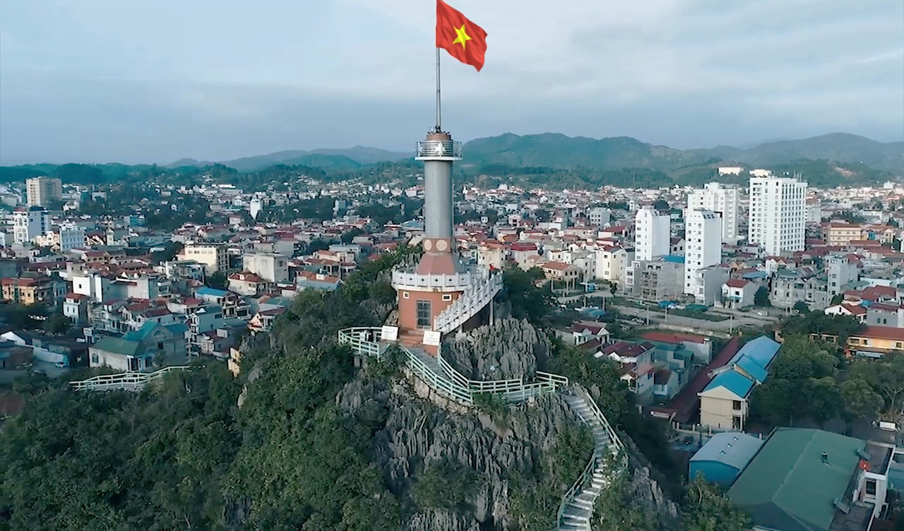 Phai Ve Flagpole seen from above