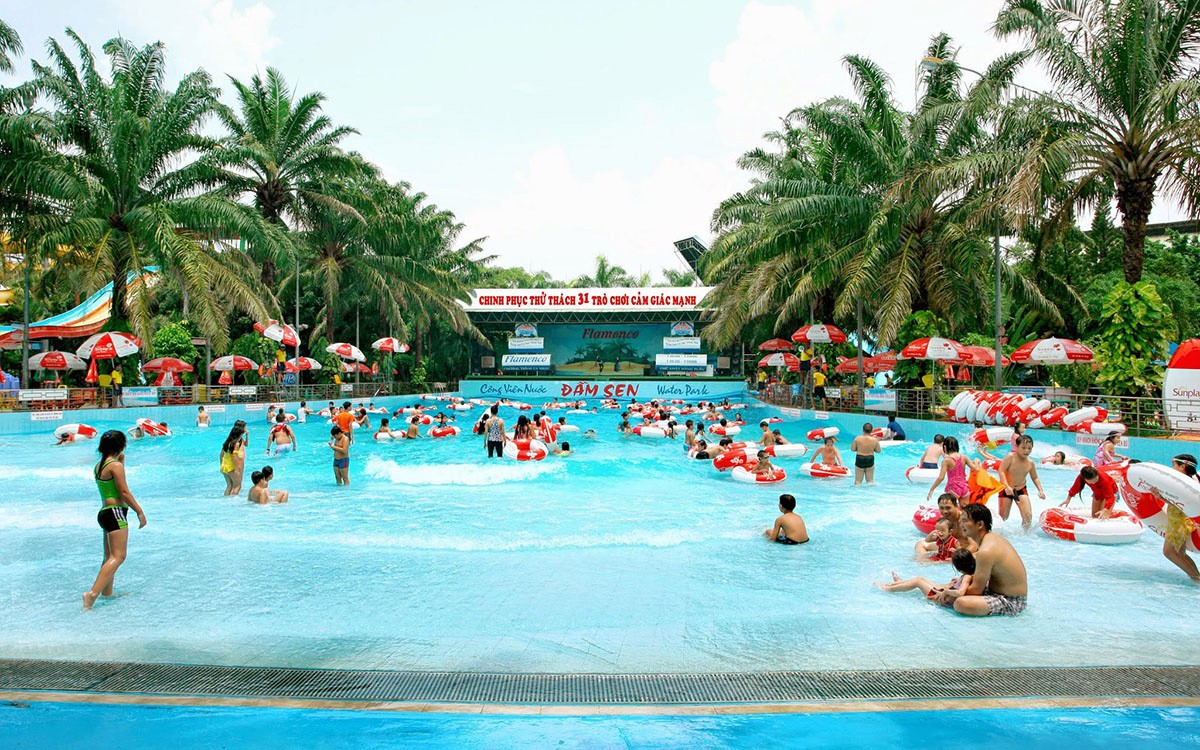 Dam Sen water park