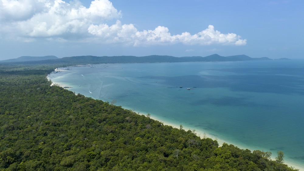 Unspoiled beaches attract tourists in Phu Quoc