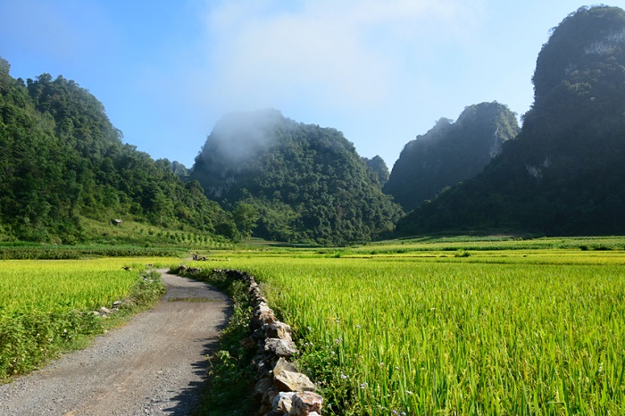 Cung Đường đi đến Núi Mắt Thần