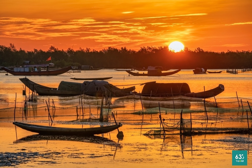 Vẻ đẹp xanh thẳm say lòng người của sóng nước phá Tam Giang