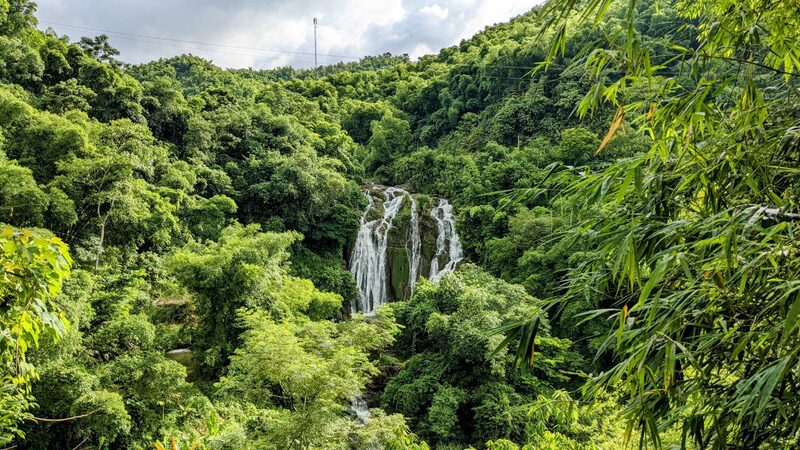 去巴汗不可错过的景点Go Lao Waterfall