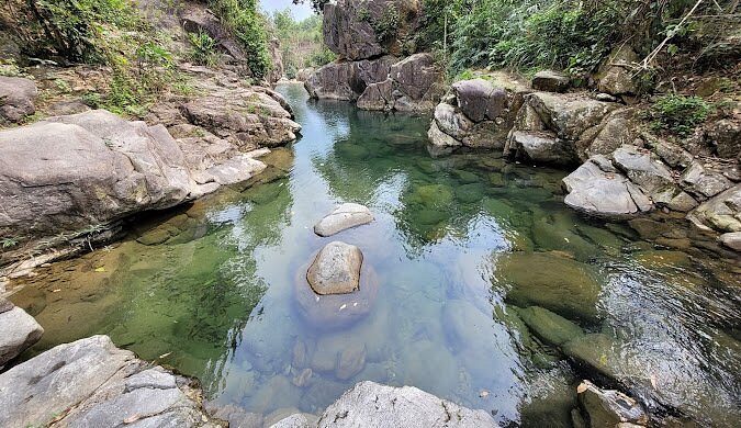 大葱溪水清凉。