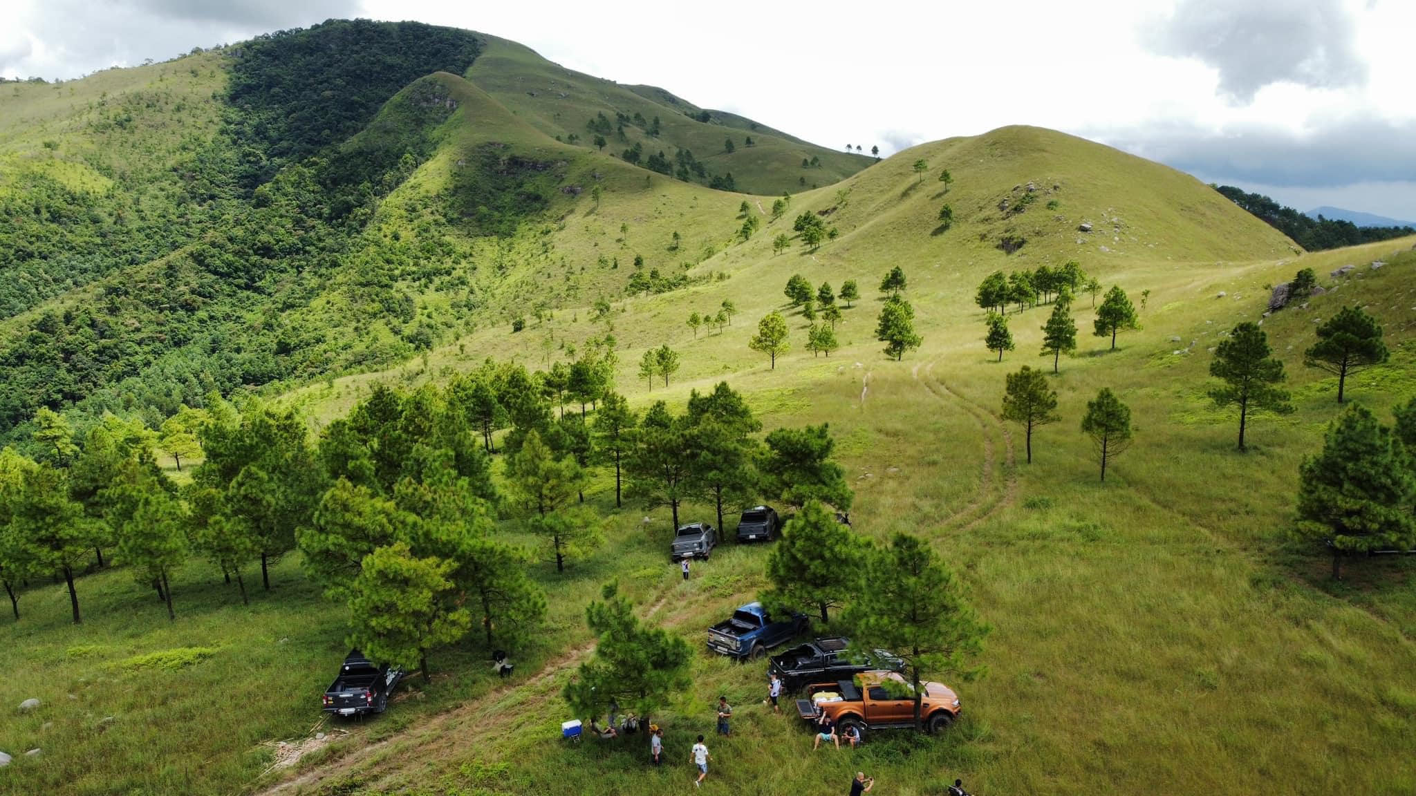 Trekking Trên Đỉnh Phượng Hoàng: Đón Bình Minh Tuyệt Đẹp Giữa Núi Rừng