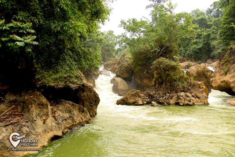 Dau Dang Waterfall