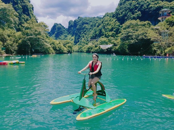 探索柴河上的游戏，放松身心，欣赏美丽的风景