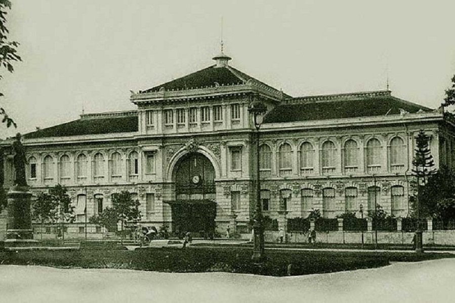 Old Saigon Central Post Office