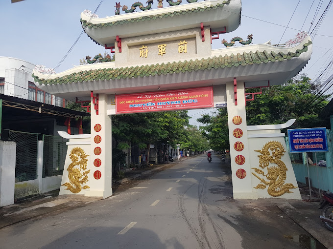 Tomb and temple of Mr. Nguyen Huynh Duc