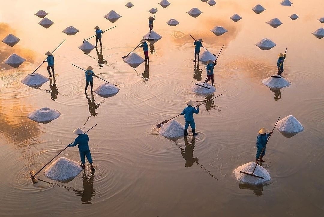 Sa Huynh Salt Field - Wild beauty in the sunny and windy Central region