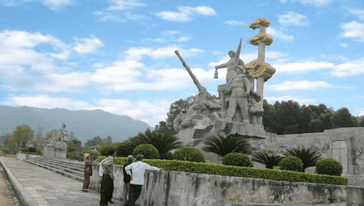 Monument to the historical site of Truong Bon