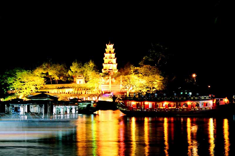 Thien Mu Pagoda at night