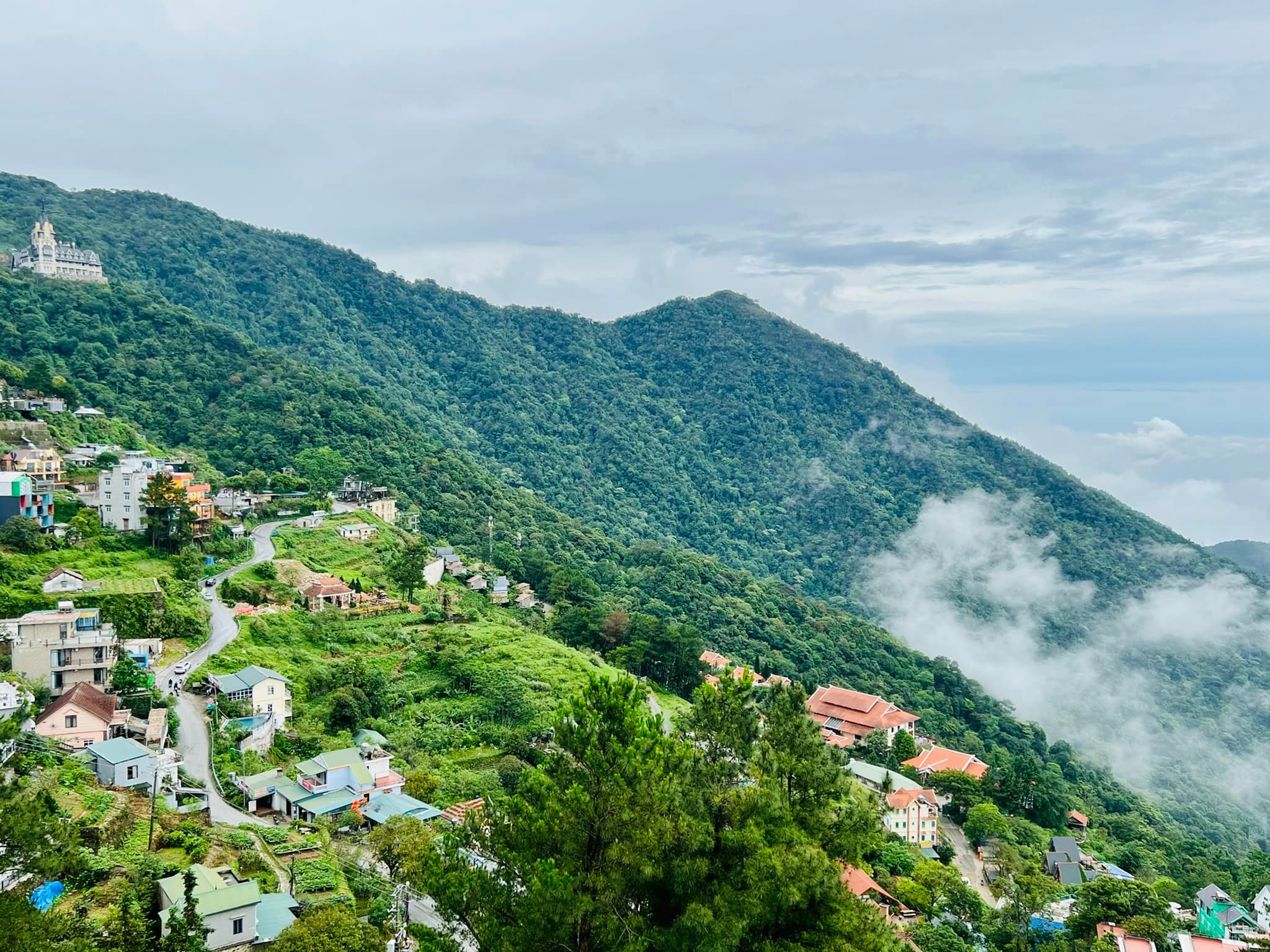 三岛山