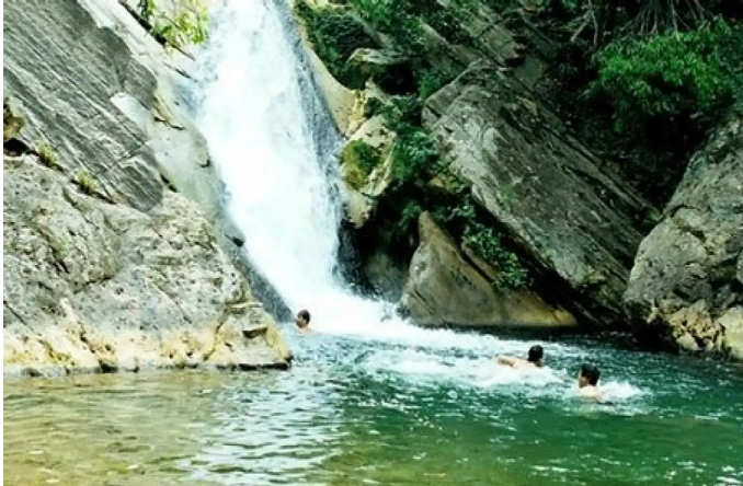 Na Khoang Waterfall