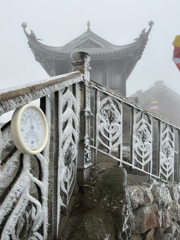 北方进入创纪录寒潮，多地被白色冰雪覆盖