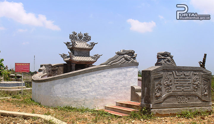 Tomb of Tran Van Ky.